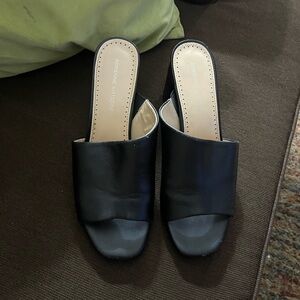 Adrienne Vittadini Black Mules 10M